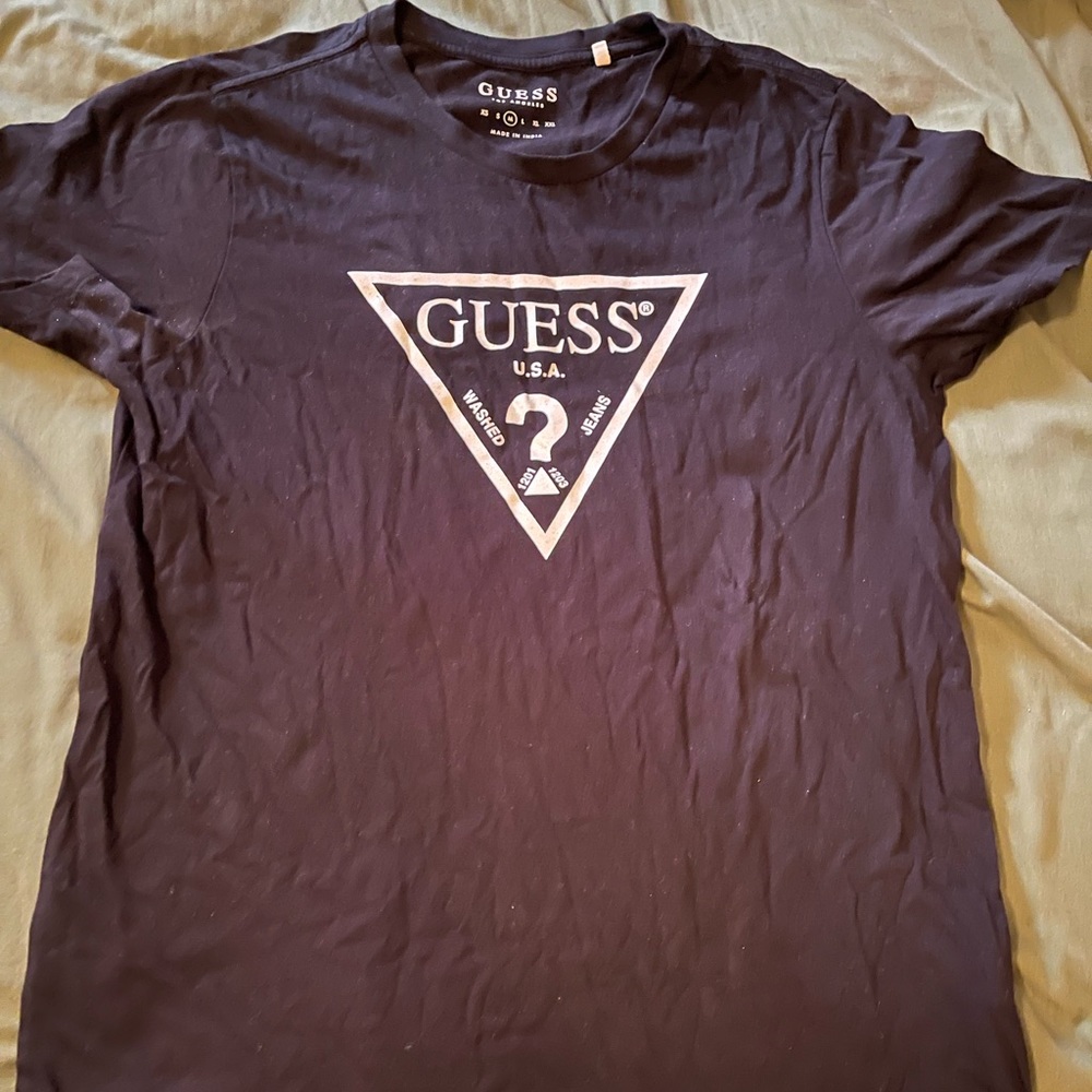 Guess T shirt